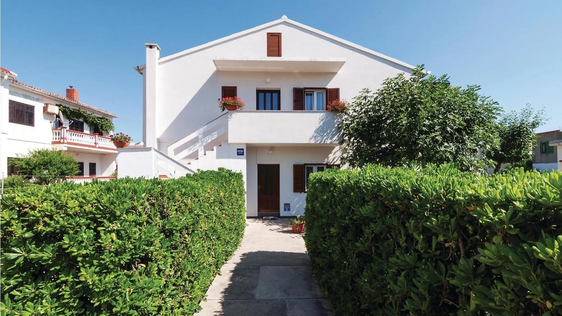 2 Bedroom Awesome Apartment In Pag Pag Town