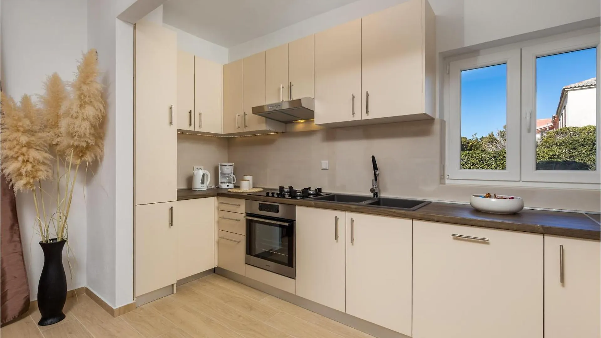 2 Bedroom Awesome Apartment In Pag Pag Town
