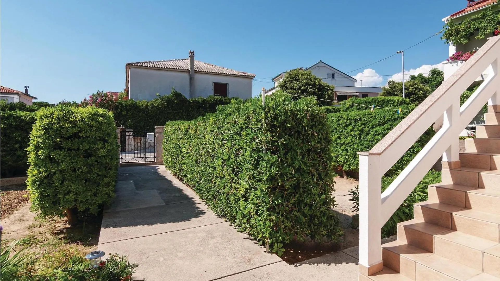 2 Bedroom Awesome Apartment In Pag Pag Town